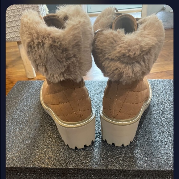 Women’s stylish designer lace up boots by Nicole Miller; Sz 9 - Picture 3 of 7